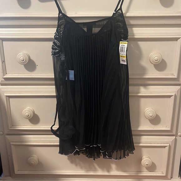 NWT Fantasies by Morgan Taylor babydoll slip w/thong. - Picture 6 of 9